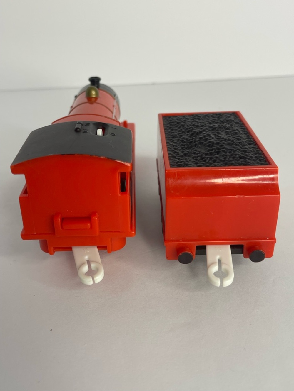 Mattel 2009 Thomas & Friends
TrackMaster Motorized James and Tender Gullane - Picture 5 of 16